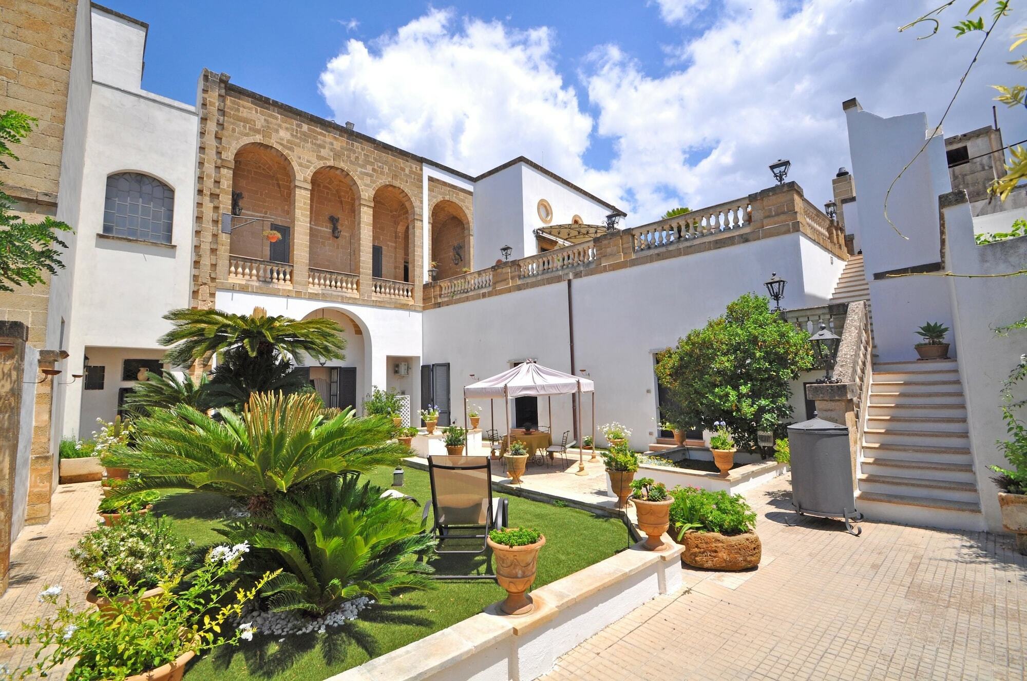 Palazzo De Donatis B&B Melissano 外观 照片